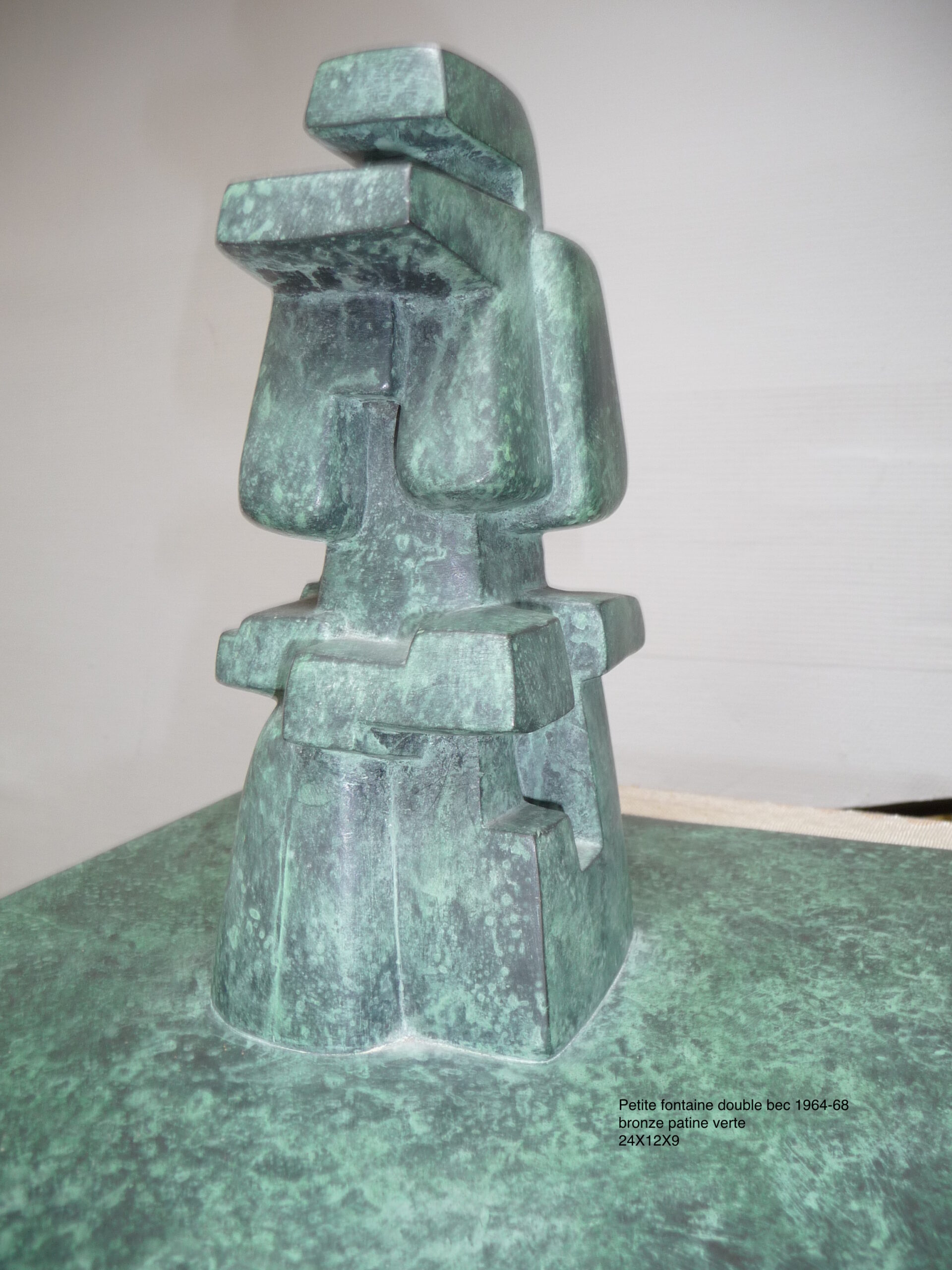 Sculpture aux deux becs